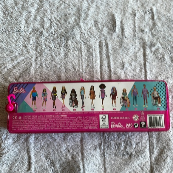 Barbie Fashiononista Doll diversity NWT - Picture 4 of 4